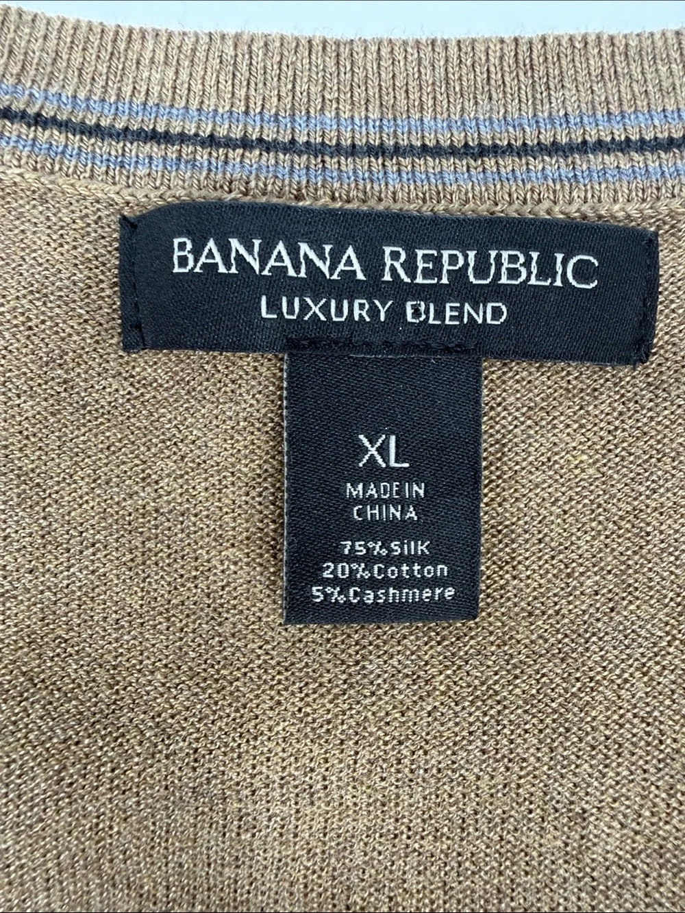 Banana Republic Men's V-Neck Sweater in Camel Brown